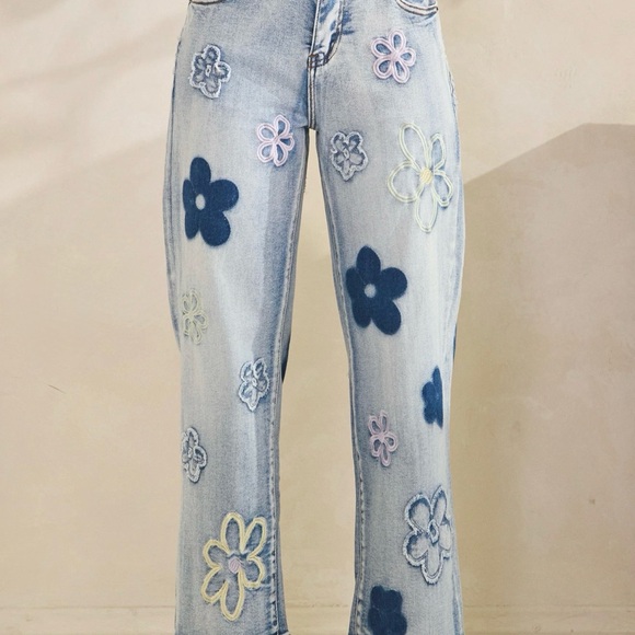 87 💕 Oli & Hali Floral Embroidered Blue Jeans - Picture 8 of 9